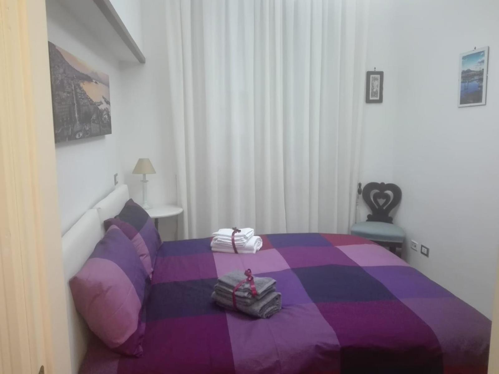 Luci Di S. Chiara Apartment Наполи Екстериор снимка